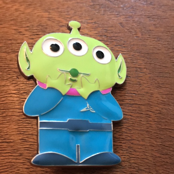 Disney Toy Story Set of 2 pins. In box with UPC code. Limited Edition. - Picture 15 of 16